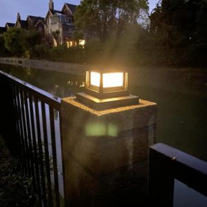 Solar Garden Light Outdoor Patio Fence Gate Street Lamp Waterproof Solar Post Light for Porch Stairs Lawn Courtyard Garden decor